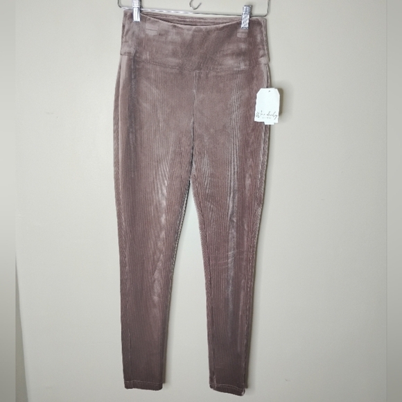 NWT Wonderly Stretch Velour Leggings Small Corduroy Look Soft Warm Fall Pants - Picture 3 of 9
